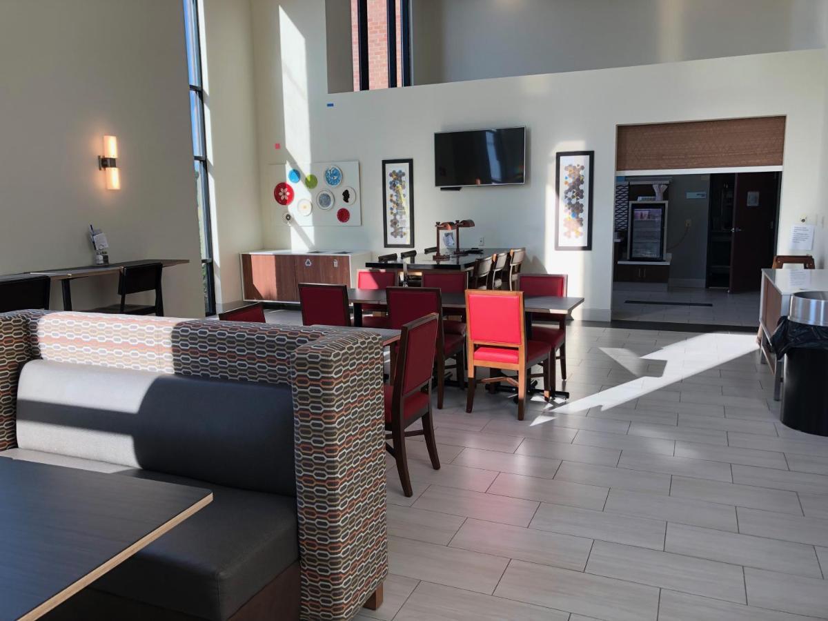 Holiday Inn Express Hotel & Suites Franklin By Ihg Екстер'єр фото